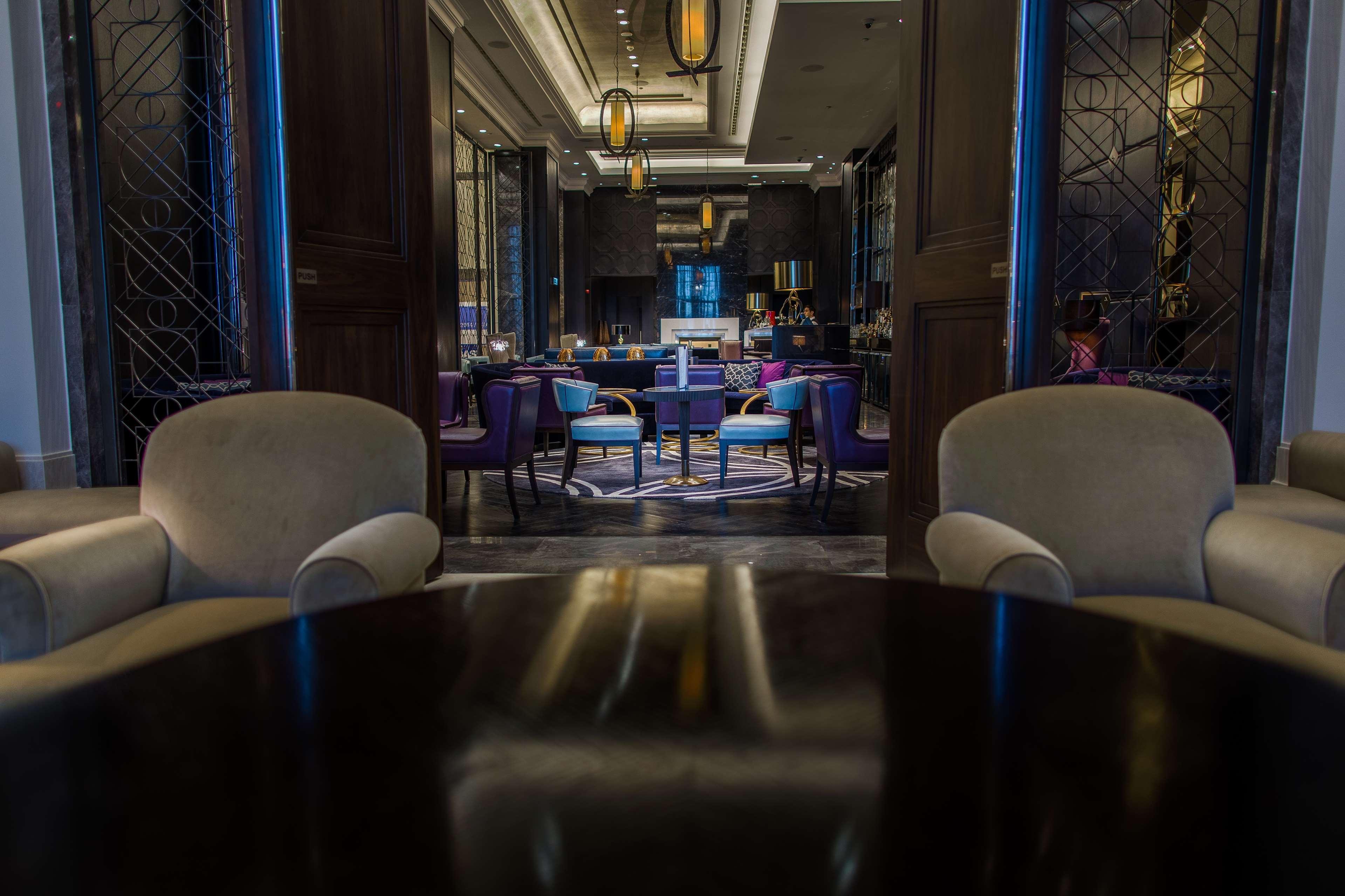 Hotel Hilton Istanbul Bomonti Exterior foto The interior of the hotel